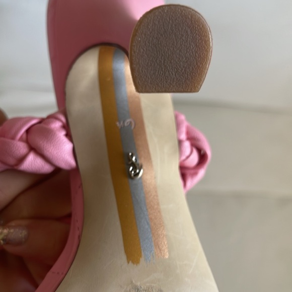 Pink heels - Picture 2 of 3